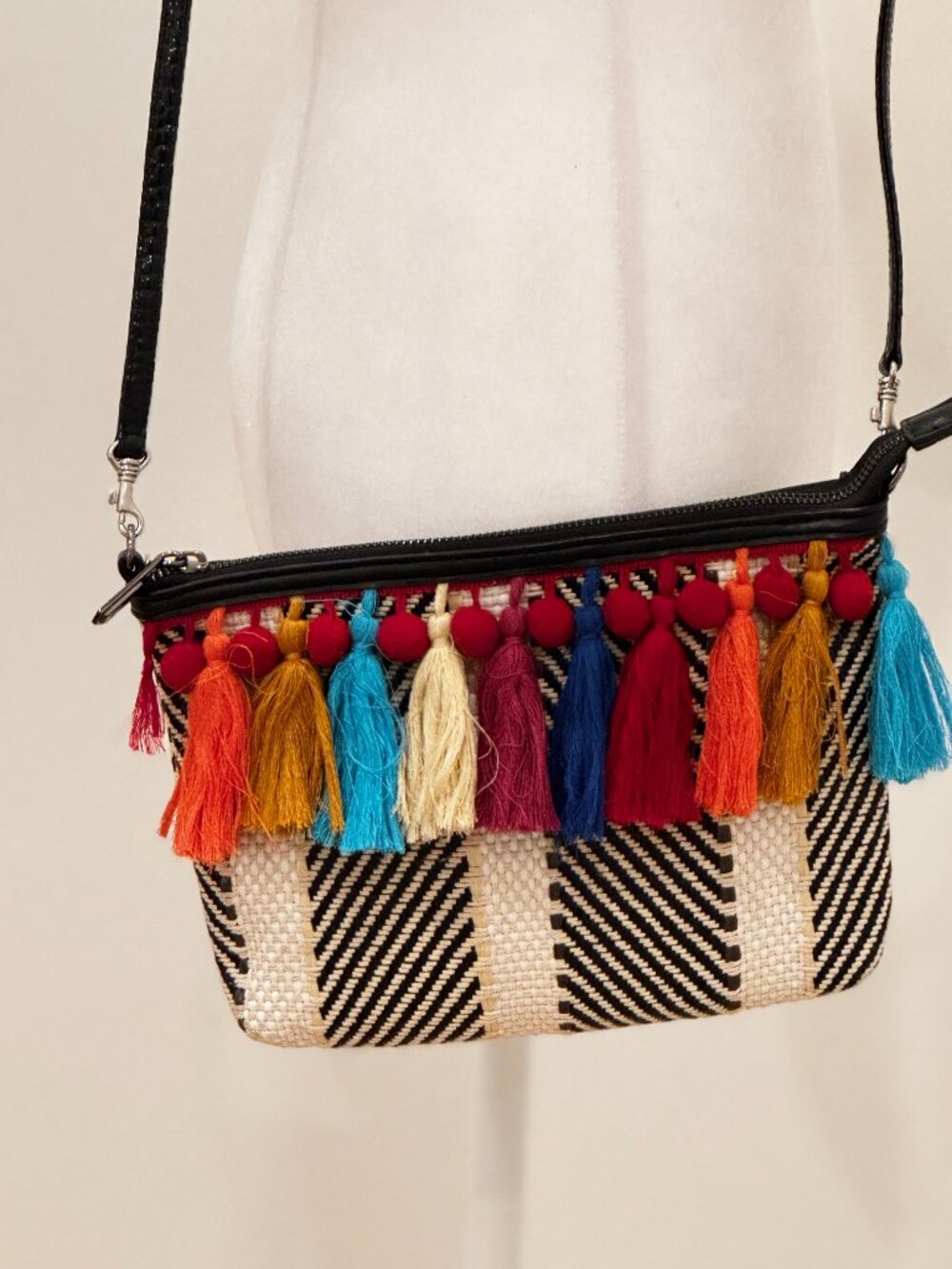 Sam Edelman "Circus" Woven Boho Crossbody Bag Colorful Tassels VGUC